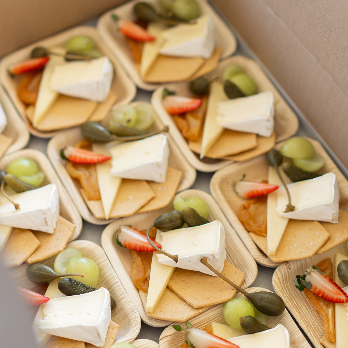 Canapés x12 full cheese