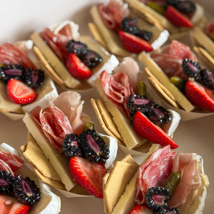 Canapés x12 full cheese